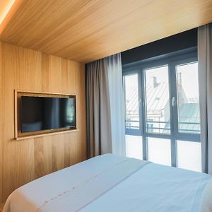 Zimmer mit Kingsize-Bett