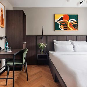 Zimmer mit Kingsize-Bett
