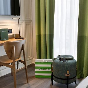 Zimmer mit Kingsize-Bett