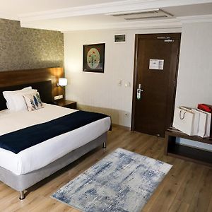 Standard Zimmer mit Kingsize-Bett