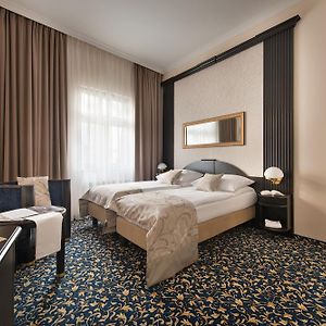 Zimmer mit zwei Einzelbetten