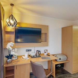Standard Zimmer mit Kingsize-Bett
