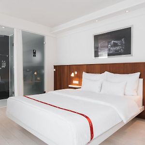 Zimmer mit Kingsize-Bett