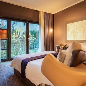 Zimmer mit Kingsize-Bett
