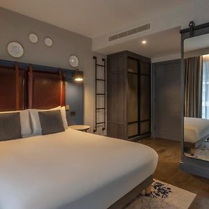 Deluxe Zimmer mit Kingsize-Bett