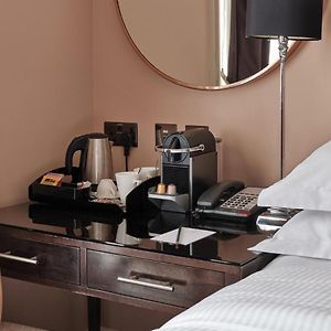 Zimmer mit Kingsize-Bett