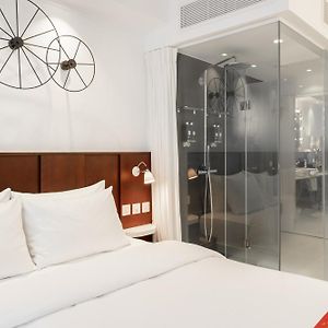 Zimmer mit Kingsize-Bett