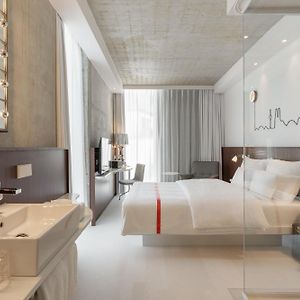 Zimmer mit Kingsize-Bett
