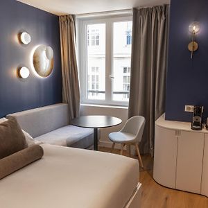Zimmer mit Kingsize-Bett