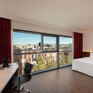Eck-Zimmer mit Kingsize-Bett