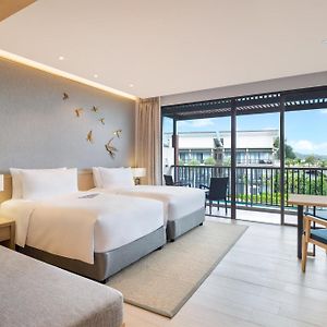 Großes Zimmer mit zwei Einzelbetten