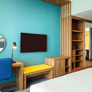 Zimmer mit Kingsize-Bett