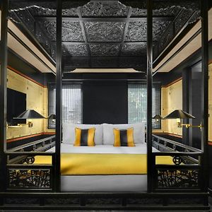 Zimmer mit Kingsize-Bett