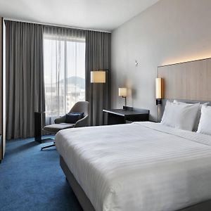 Panorama Zimmer mit Kingsize-Bett