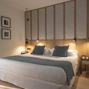 Zimmer mit Queensize-Bett für Gäste mit Behinderungen