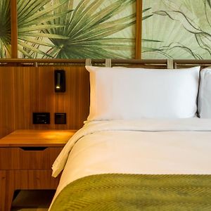 Standard Zimmer mit Kingsize-Bett