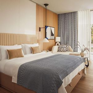 Zimmer mit Kingsize-Bett