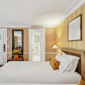 Deluxe Zimmer mit Kingsize-Bett