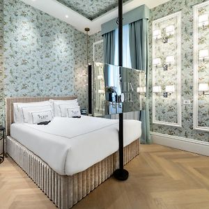 Deluxe Zimmer mit Kingsize-Bett