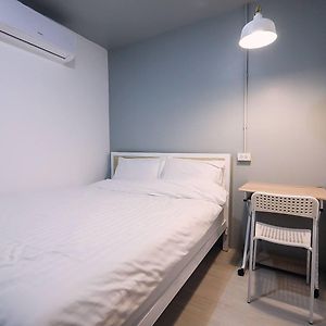 Zimmer mit Kingsize-Bett