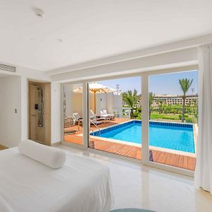 Pool Suite mit Kingsize-Bett auf dem Dach