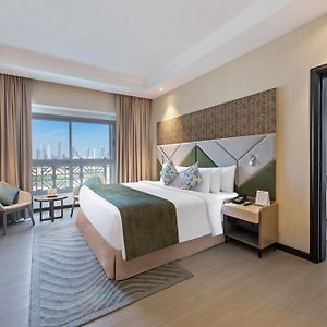 Superior Family Beach Room