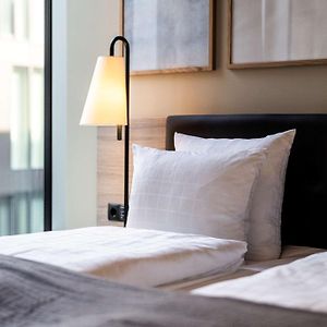 Standard Zimmer mit Kingsize-Bett