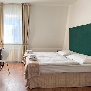 Zimmer mit zwei Einzelbetten