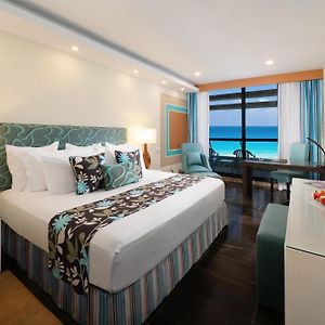 Zimmer mit Kingsize-Bett und mit Ozeanblick