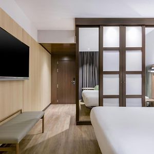 Zimmer mit Kingsize-Bett