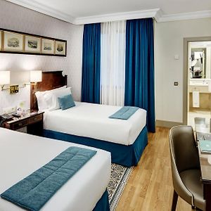 Zimmer mit zwei Einzelbetten