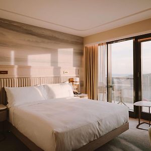 Gästezimmer mit Kingsize-Bett