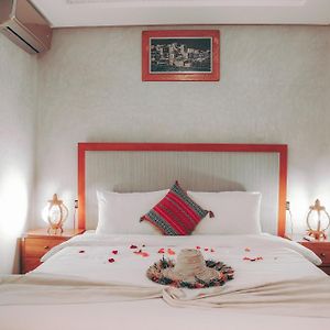 Standard Zimmer mit Kingsize-Bett