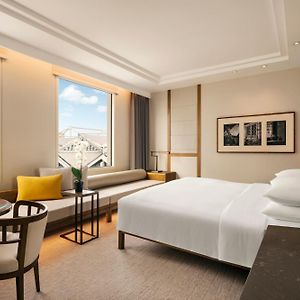 Deluxe Zimmer mit Kingsize-Bett