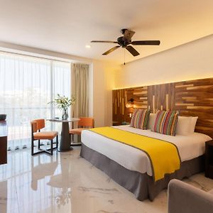 Standard Zimmer mit Kingsize-Bett