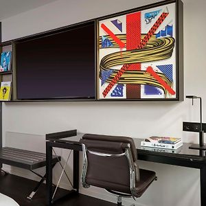 Art Zimmer mit Kingsize-Bett