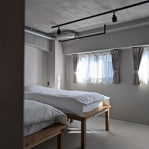 Zimmer mit zwei Einzelbetten