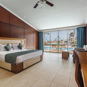 Doppelzimmer mit Schwimmbadblick
