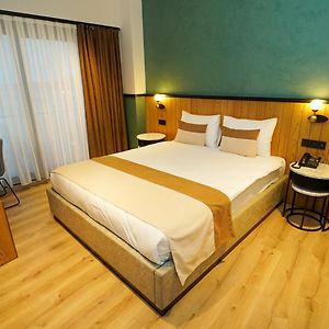 Standard Zimmer mit Kingsize-Bett