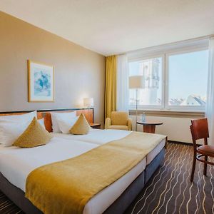 Standard Zimmer mit Kingsize-Bett