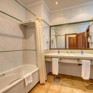 Zimmer mit zwei Einzelbetten