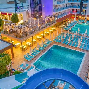 Club Big Blue Suit Hotel