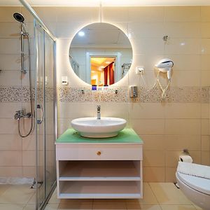 Budget Zimmer mit Kingsize-Bett