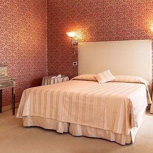 Superior Zimmer mit Kingsize-Bett