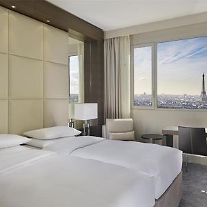 Eiffelturm Zimmer mit Kingsize-Bett