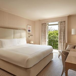 Zimmer mit Kingsize-Bett