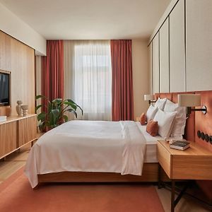 The Julius Prague