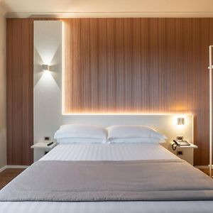 Standard Zimmer mit Kingsize-Bett