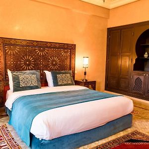 Standard Zimmer mit Kingsize-Bett