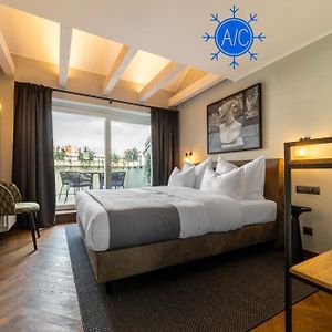Zimmer mit Kingsize-Bett